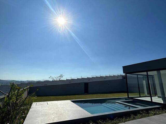 Casa para Venda em São José dos Campos - 4