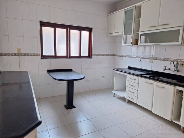 Sobrado para Venda em São José dos Campos - 4