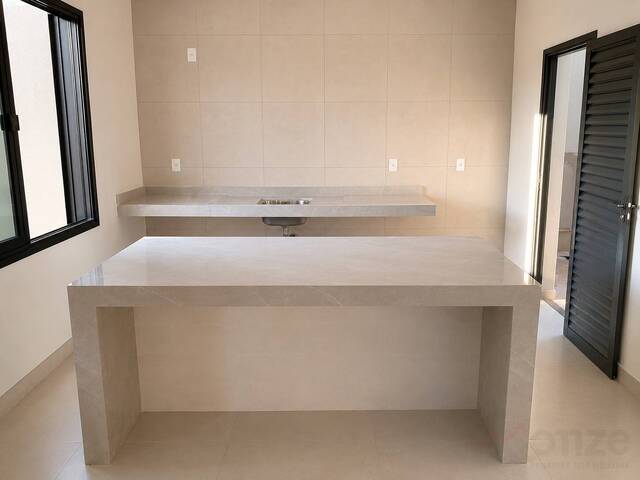 Casa para Venda em São José dos Campos - 3